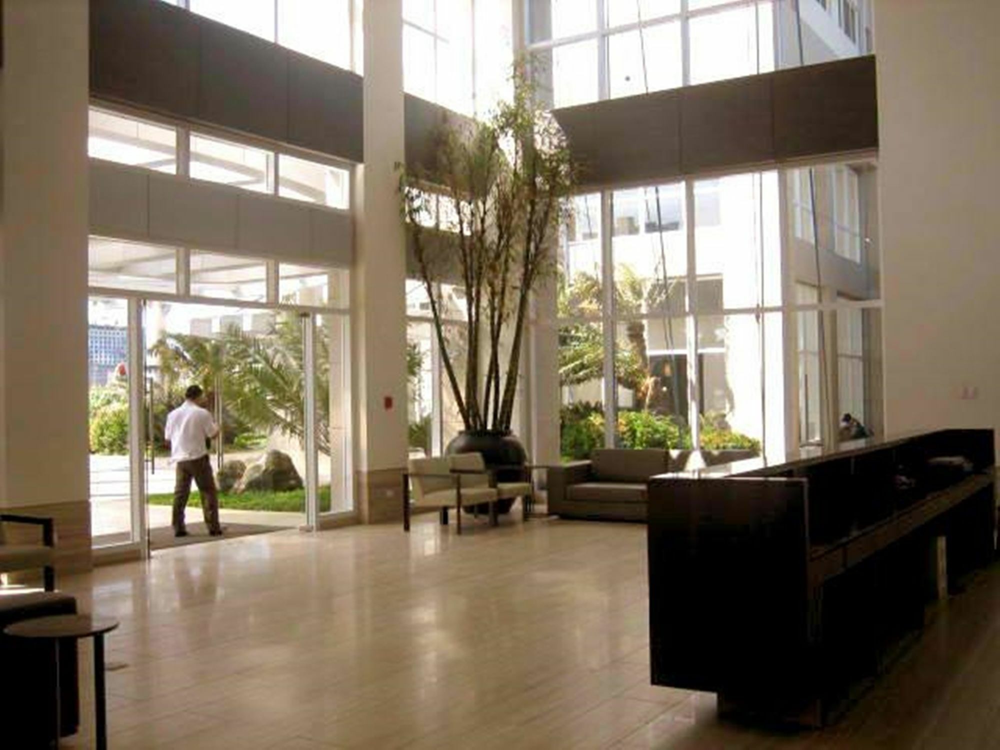 Go-Stay @ South Of Market Taguig Esterno foto