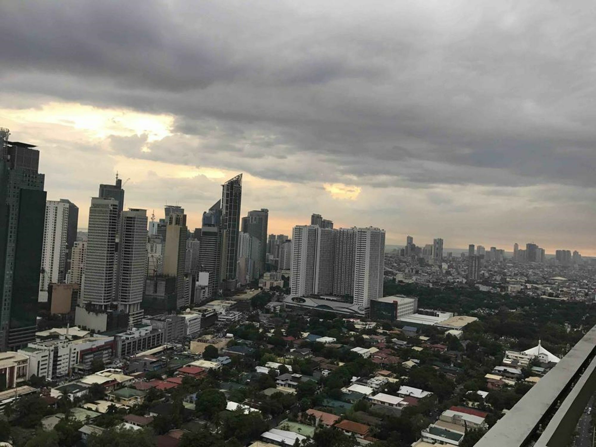 Go-Stay @ South Of Market Taguig Esterno foto